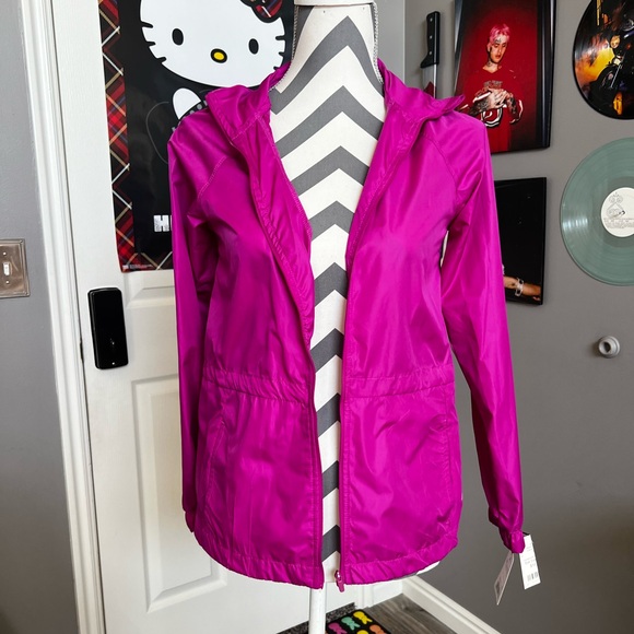 Women’s Magenta windbreaker jacket - Picture 1 of 5